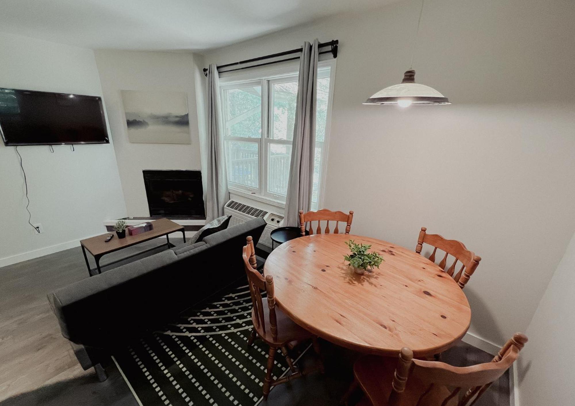 Dwight Muskoka Waterfront Retreatヴィラ エクステリア 写真