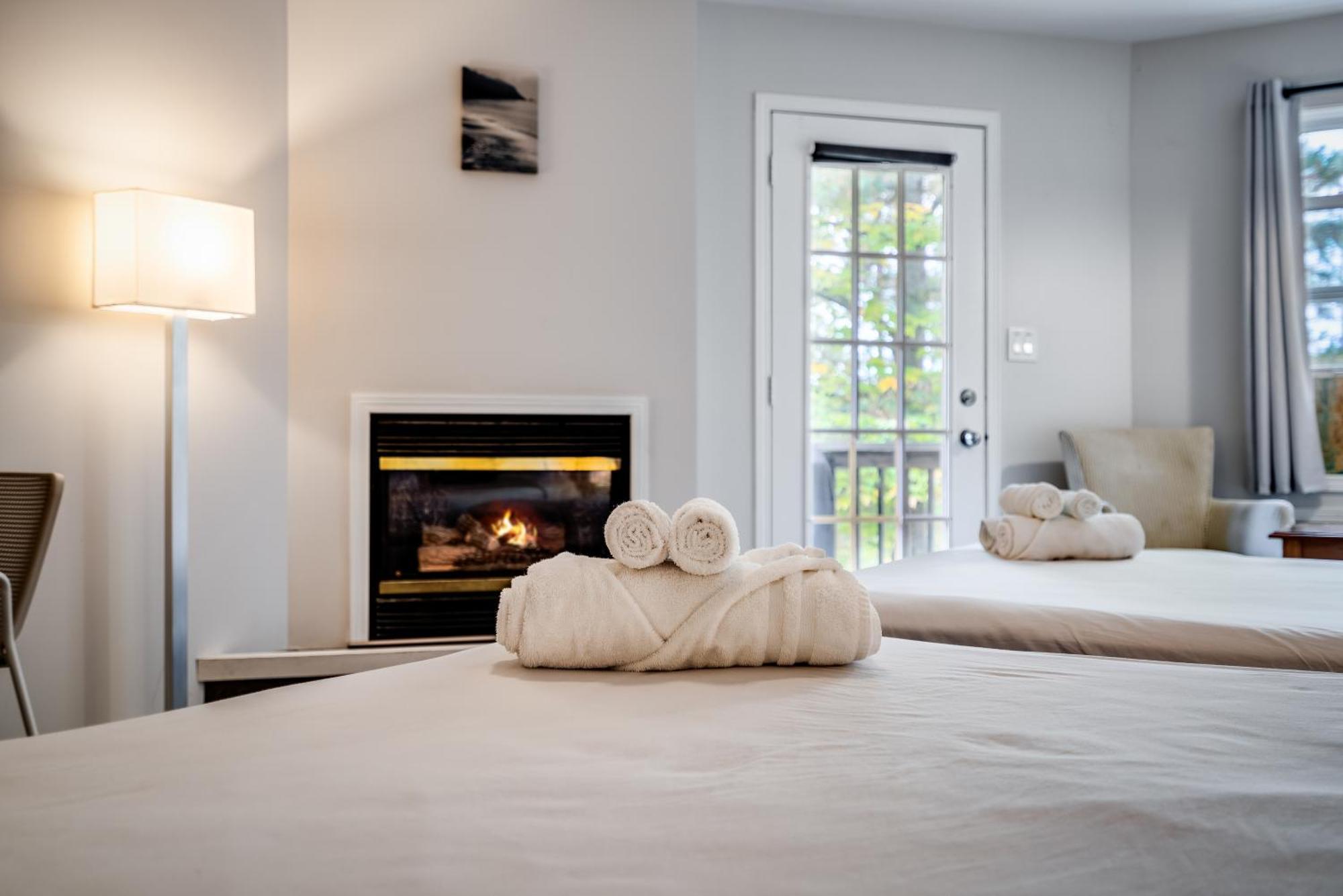 Dwight Muskoka Waterfront Retreatヴィラ エクステリア 写真