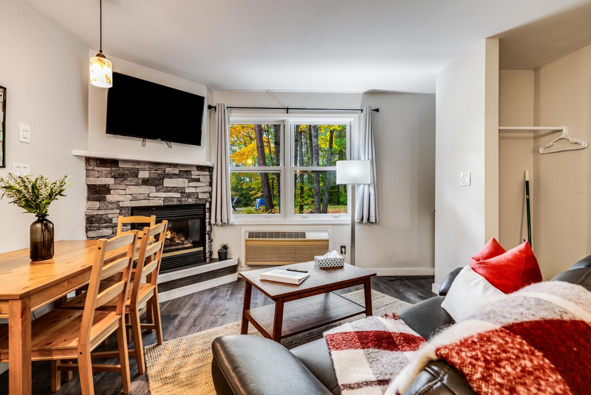 Dwight Muskoka Waterfront Retreatヴィラ エクステリア 写真